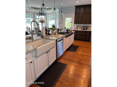 Stunning & Awe-Inspiring Lakefront Living in Rarity Bay where - photo 20