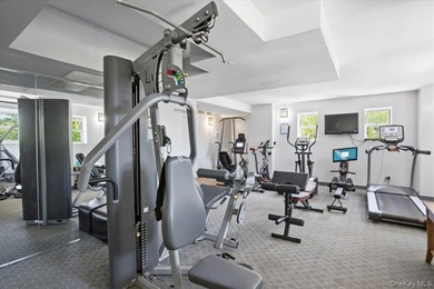 Welcome to this spacious and beautifully updated 3bd/2bth - photo 20