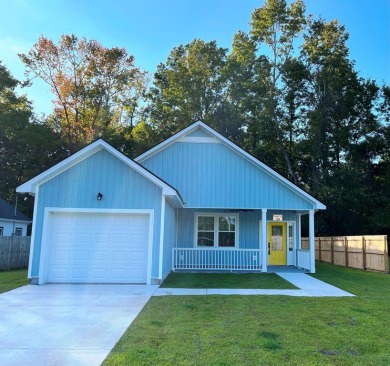 Lake Home For Sale in Moncks Corner, South Carolina