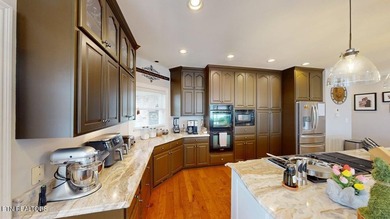 Stunning & Awe-Inspiring Lakefront Living in Rarity Bay where - photo 21