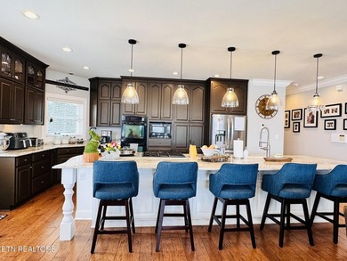 Stunning & Awe-Inspiring Lakefront Living in Rarity Bay where - photo 22