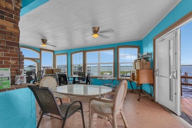 Check out this cozy hotel/cafe with approximately 176' of - photo 24