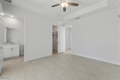 24-FOOT SLIDING GLASS DOOR WITH STUNNING SUNSET VIEWS OVER A - photo 31