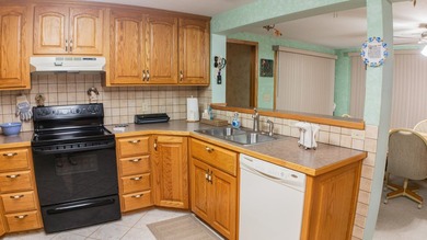 Lake living with lots of space!! WATERFRONT property, a GUEST - photo 6