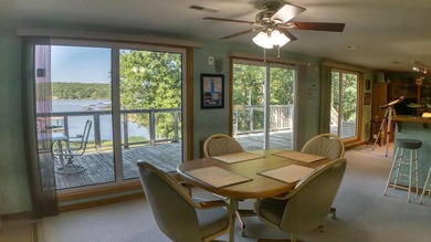Lake living with lots of space!! WATERFRONT property, a GUEST - photo 8