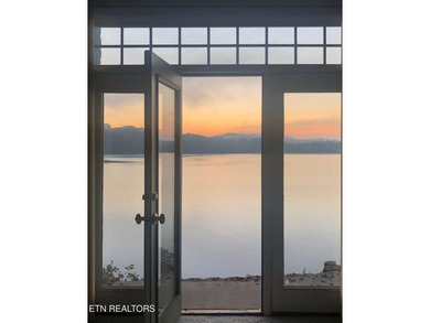 Stunning & Awe-Inspiring Lakefront Living in Rarity Bay where - photo 39