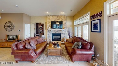 Stunning & Awe-Inspiring Lakefront Living in Rarity Bay where - photo 40