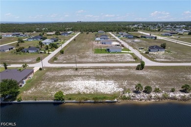 GULF ACCESS waterfront property with NEW SEAWALL. Seller has - photo 4