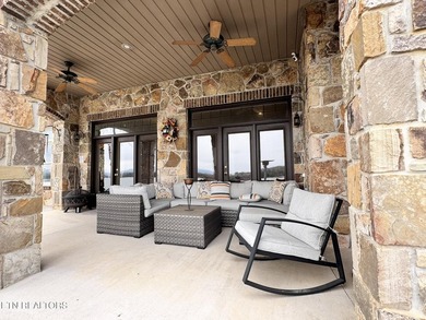Stunning & Awe-Inspiring Lakefront Living in Rarity Bay where - photo 44