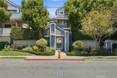 This top floor Long Beach condo features 1 bedroom, 1 bathroom - photo 1