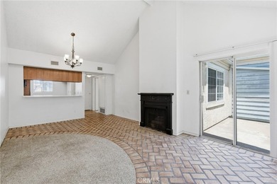 This top floor Long Beach condo features 1 bedroom, 1 bathroom - photo 3