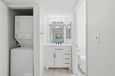 This top floor Long Beach condo features 1 bedroom, 1 bathroom - photo 7