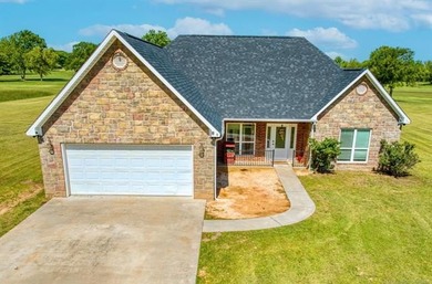 Seller is Motivated Welcome to this beautiful, single-family - photo 1