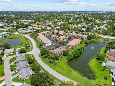 Beautifully renovated lakefront corner first-floor condo - photo 2