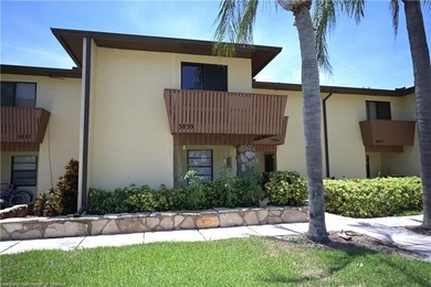 You must check out this updated townhome located on Edgewater Dr - photo 2