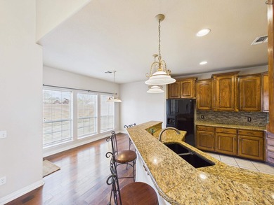 Exceptional executive home offering over 3,000 sq ft of refined - photo 14