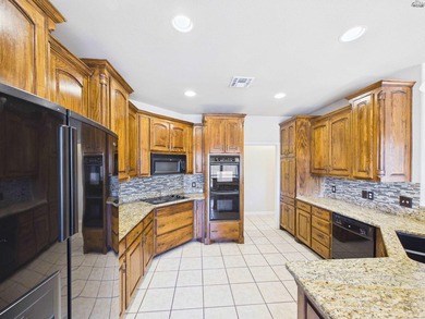 Exceptional executive home offering over 3,000 sq ft of refined - photo 16