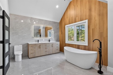 Welcome to this truly one-of-a-kind brand-new modern farmhouse - photo 33