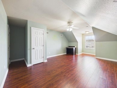 Exceptional executive home offering over 3,000 sq ft of refined - photo 34