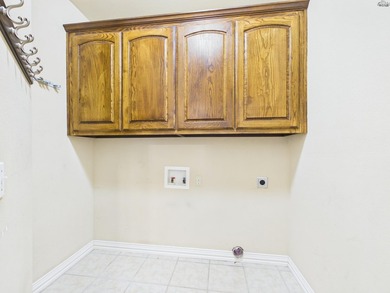 Exceptional executive home offering over 3,000 sq ft of refined - photo 38