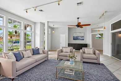 Tucked away in a private setting, this charming 3-bedroom - photo 4