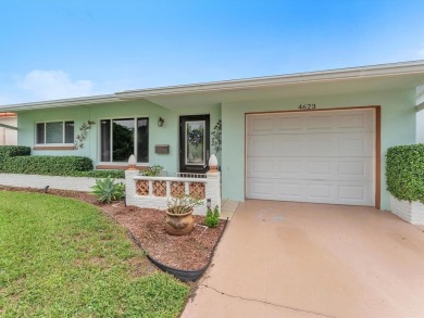 Lake Home For Sale in Tamarac, Florida