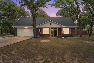 (private lake, pond, coastal) Home Active Under Contract in Waco Texas