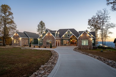 (private lake, pond, creek) Home For Sale in Jasper Tennessee