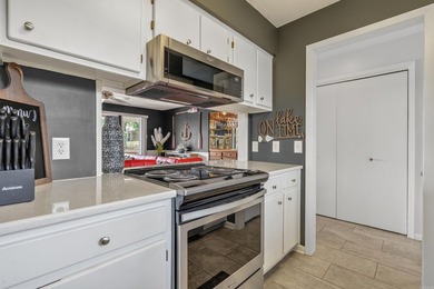 Beautifully updated lakefront condo on the main channel of Lake - photo 6