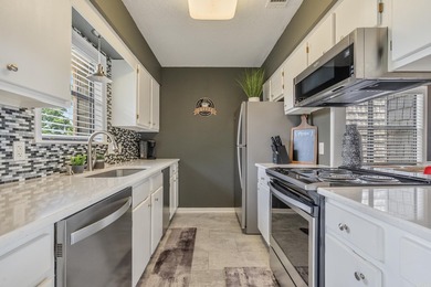 Beautifully updated lakefront condo on the main channel of Lake - photo 9