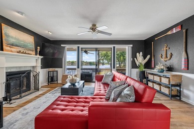 Beautifully updated lakefront condo on the main channel of Lake - photo 10
