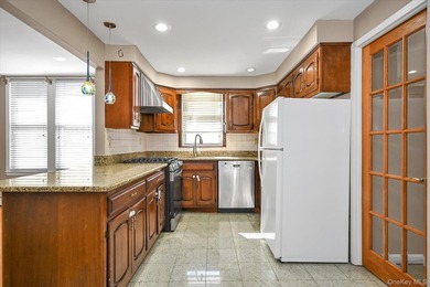Detached double brick, large two family in prime North Flushing - photo 11