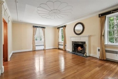 Welcome to Warwick Hall, a prominent James River estate on just - photo 13