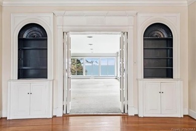 Welcome to Warwick Hall, a prominent James River estate on just - photo 14
