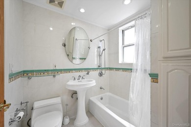 Detached double brick, large two family in prime North Flushing - photo 16