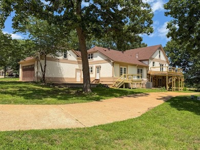 Discover country serenity and timeless charm in this beautifully - photo 2
