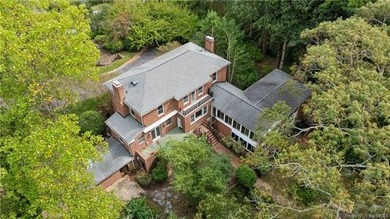 Welcome to Warwick Hall, a prominent James River estate on just - photo 32