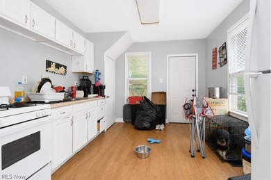 Opportunity awaits at 15811 Arcade Ave! This well-maintained - photo 10