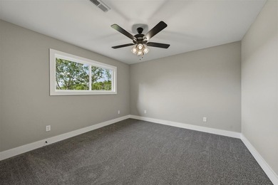 Year-round lake views, a private dock, and enough space for the - photo 28