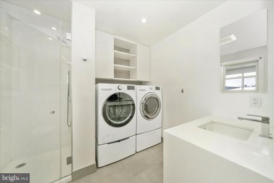 Ideally located in picturesque New Market, this exceptional - photo 36