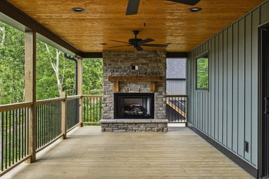 Year-round lake views, a private dock, and enough space for the - photo 42