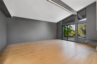 Commanding 180 degrees valley views from a rare, elevated perch - photo 10
