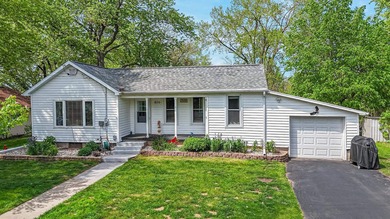 Lake Winneconne Home For Sale in Winneconne Wisconsin