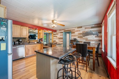 Waterfront ranch-style retreat on a channel off the Wolf River! - photo 4