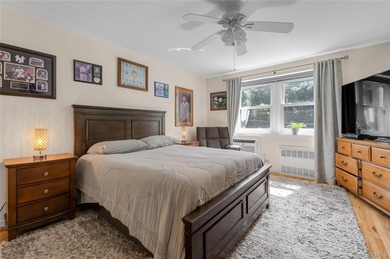 Beautifully maintained 3rd floor Glen Pearsall Coop! Spacious - photo 6