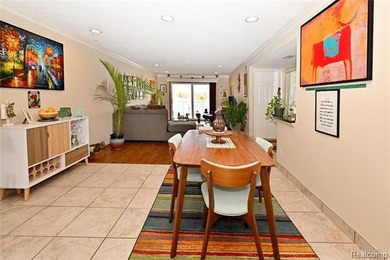 Move right in to this fantastic remodeled 3rd floor private end - photo 11