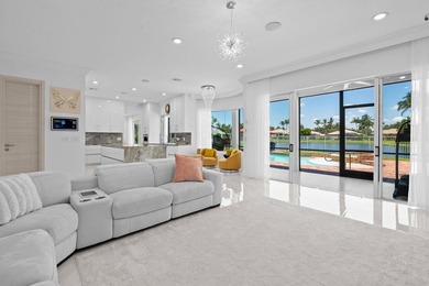 9559 Barletta Winds Pt is a fully upgraded waterfront - photo 11