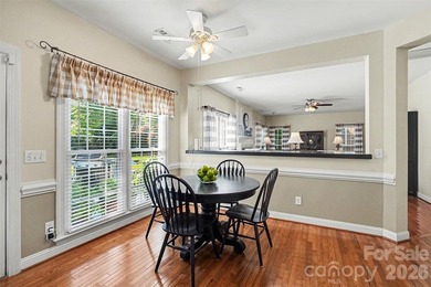 Welcome to sought after Hunter Oaks! This beautifully maintained - photo 12