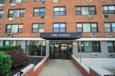 Highly Sought-After Park Chateau: Converted 2-Bedroom Junior 4 - photo 12