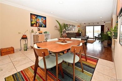 Move right in to this fantastic remodeled 3rd floor private end - photo 12